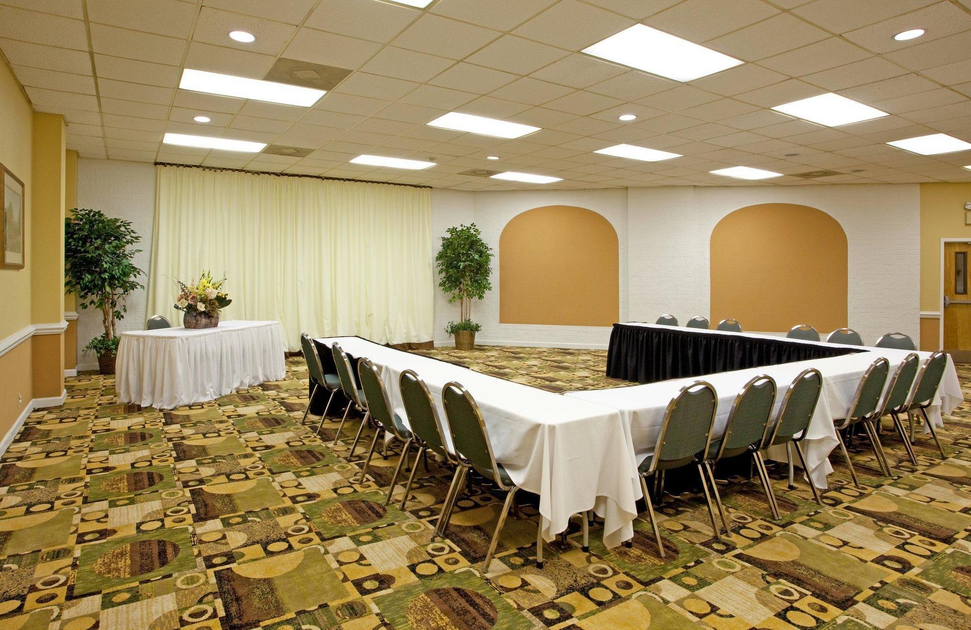 Wyndham Garden Summerville